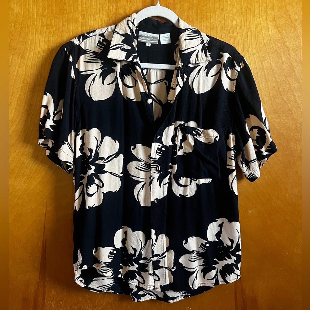 COLDWATER CREEK men’s floral button up-size SMALL